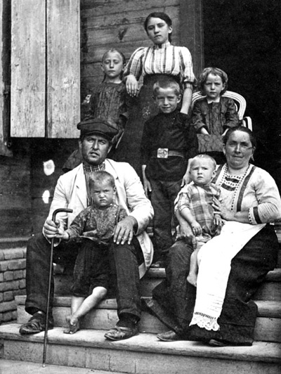 Carl Leonhardt family 1912
