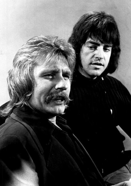 Paul Revere and Mark Lindsay in 1973. Source: Wikipedia. 