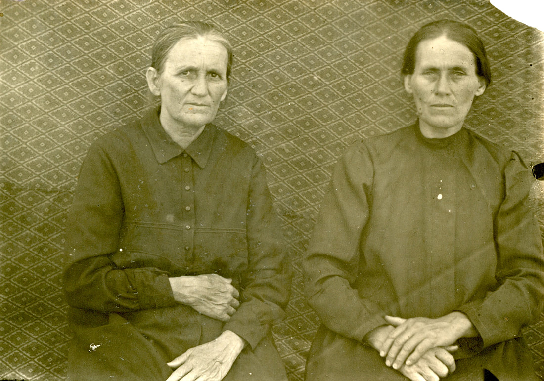 Louisa Klaus (née Jost) and sister