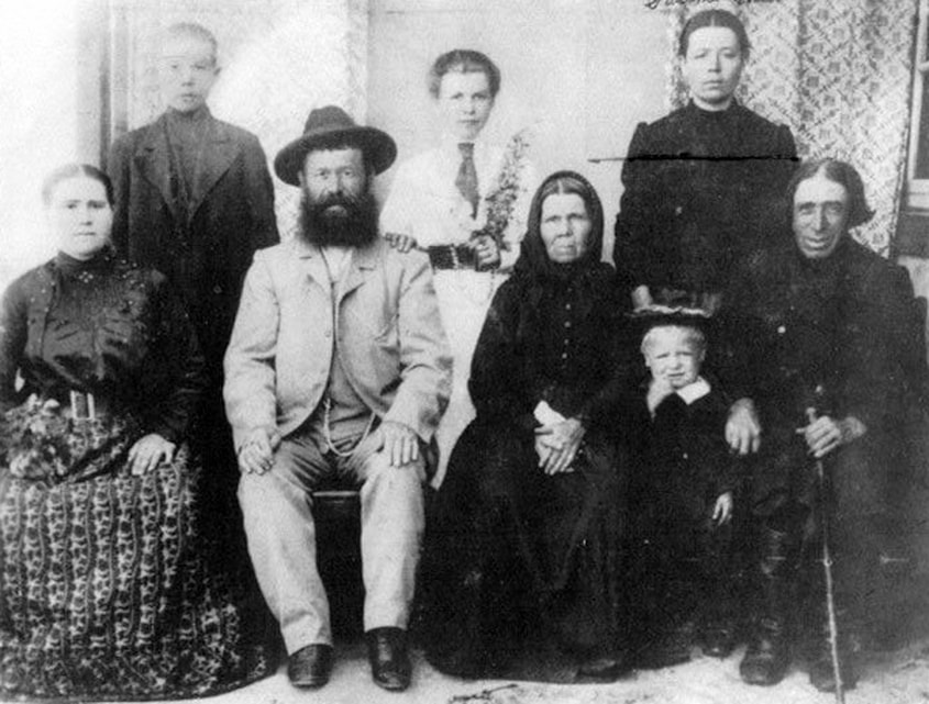 Ludwig and Maria Bott Family